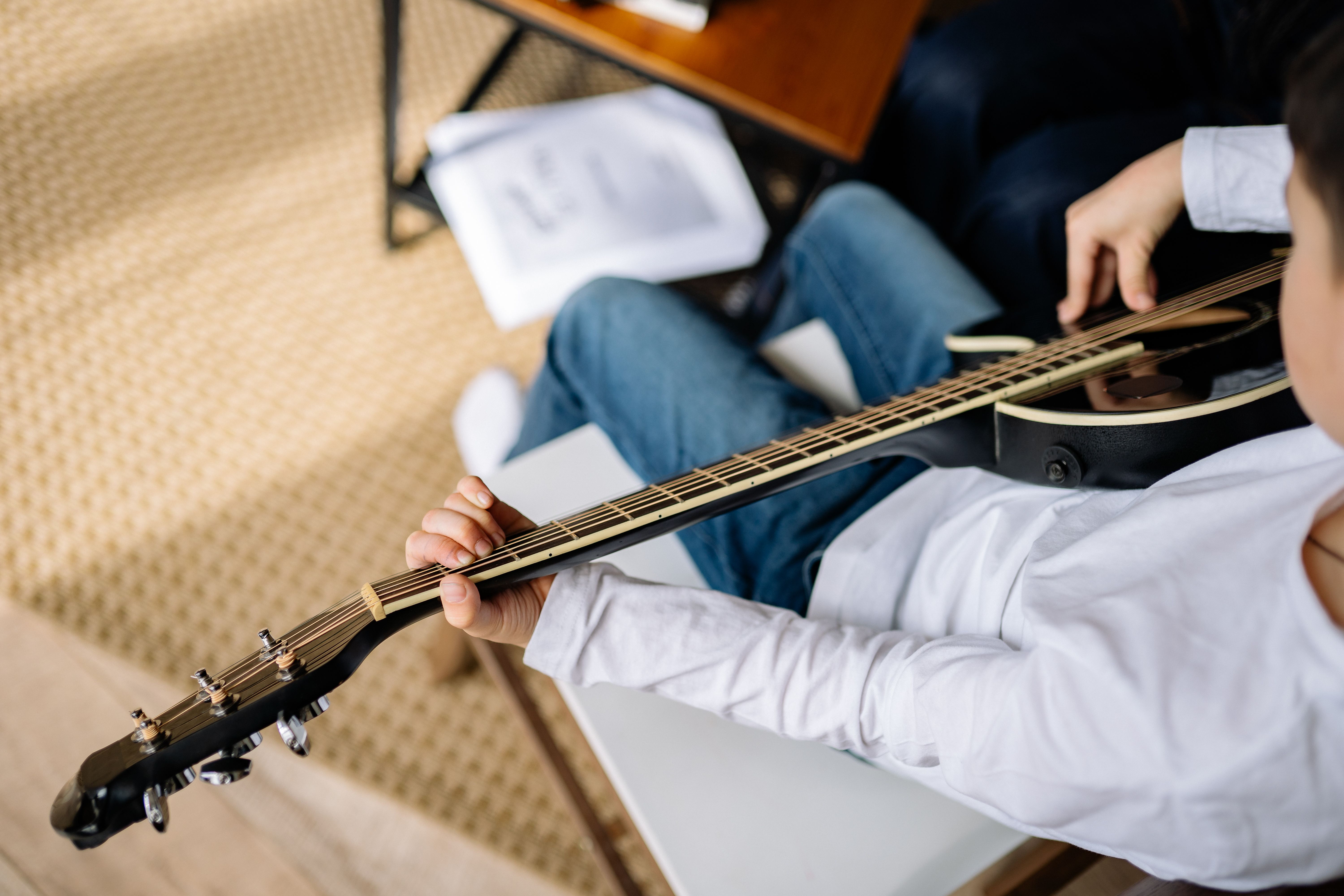 À qui est destiné ce blog sur l'apprentissage de la guitare ?